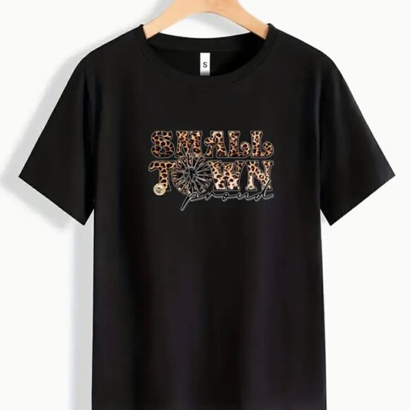 NEW! Trendy SMALL TOWN PROUD Black T Shirt Leopard Print Letters Windmill - Picture 2 of 3